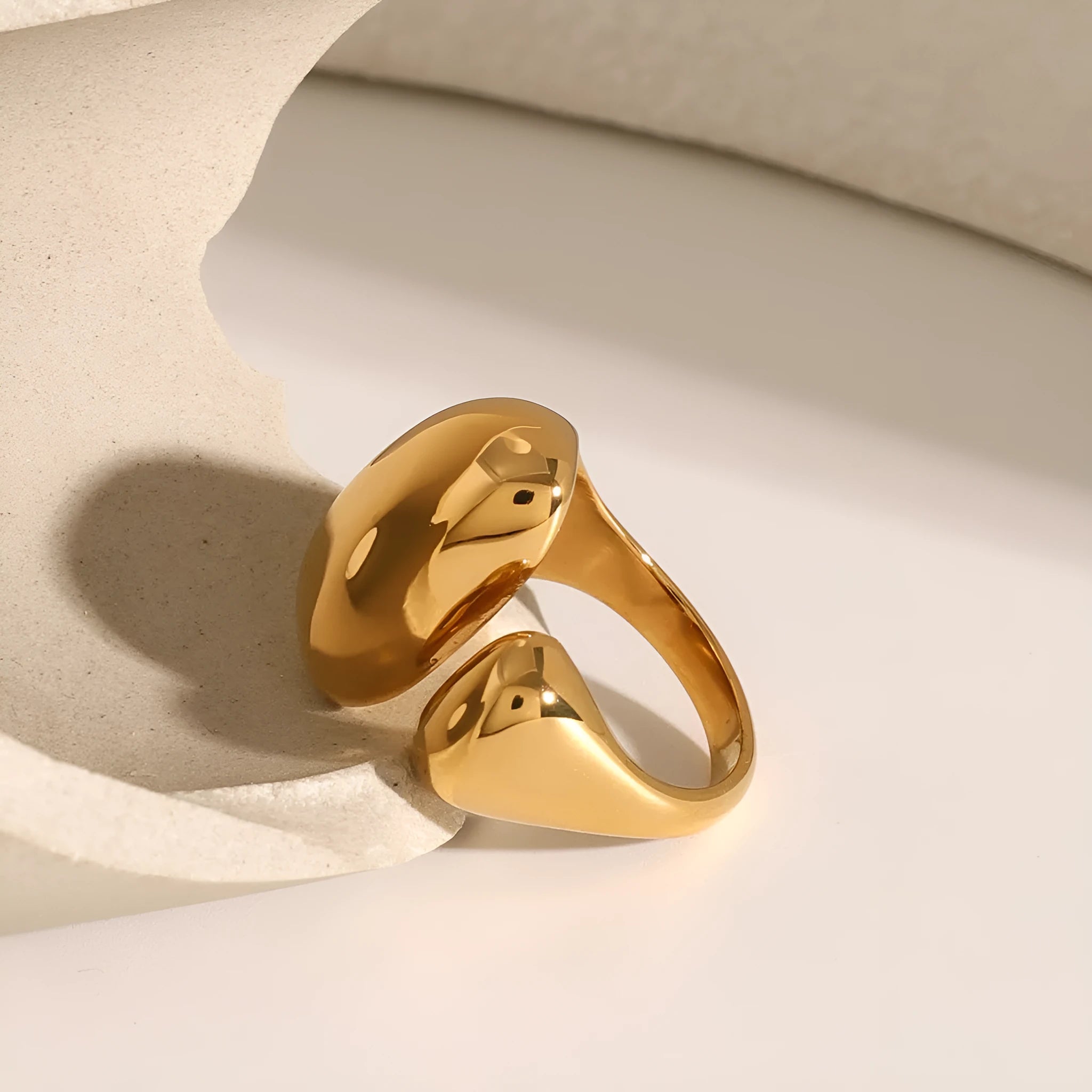Women's exaggerated geometric stainless steel open ring in JDR2405081 colour