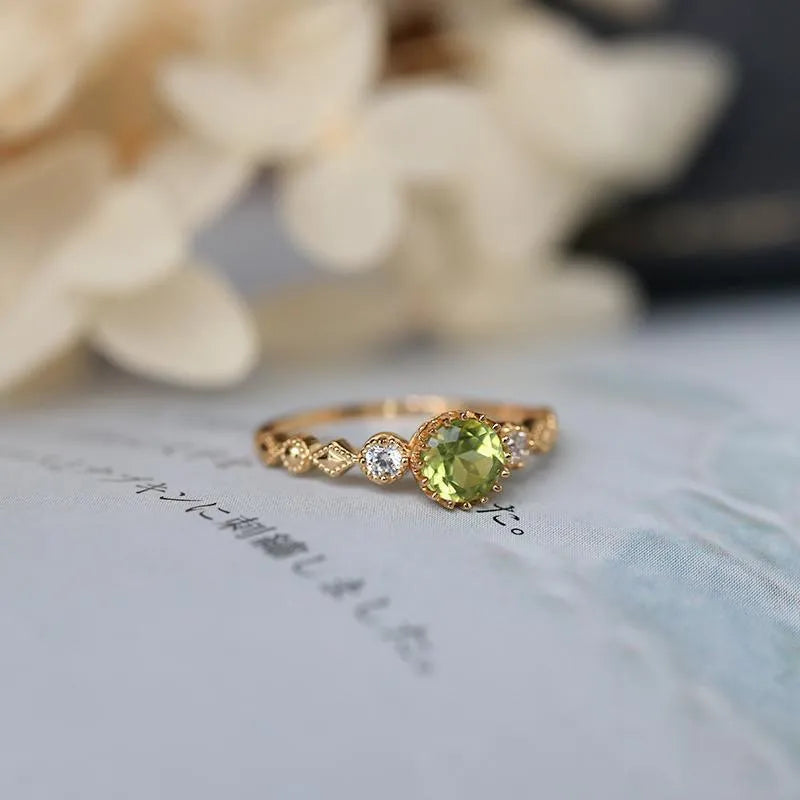 Geometric quadrilateral copper ring for women with imitation peridot stone, Japanese retro style.