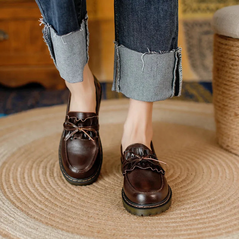 Women's black leather shoes with chunky heel and round toe in British style