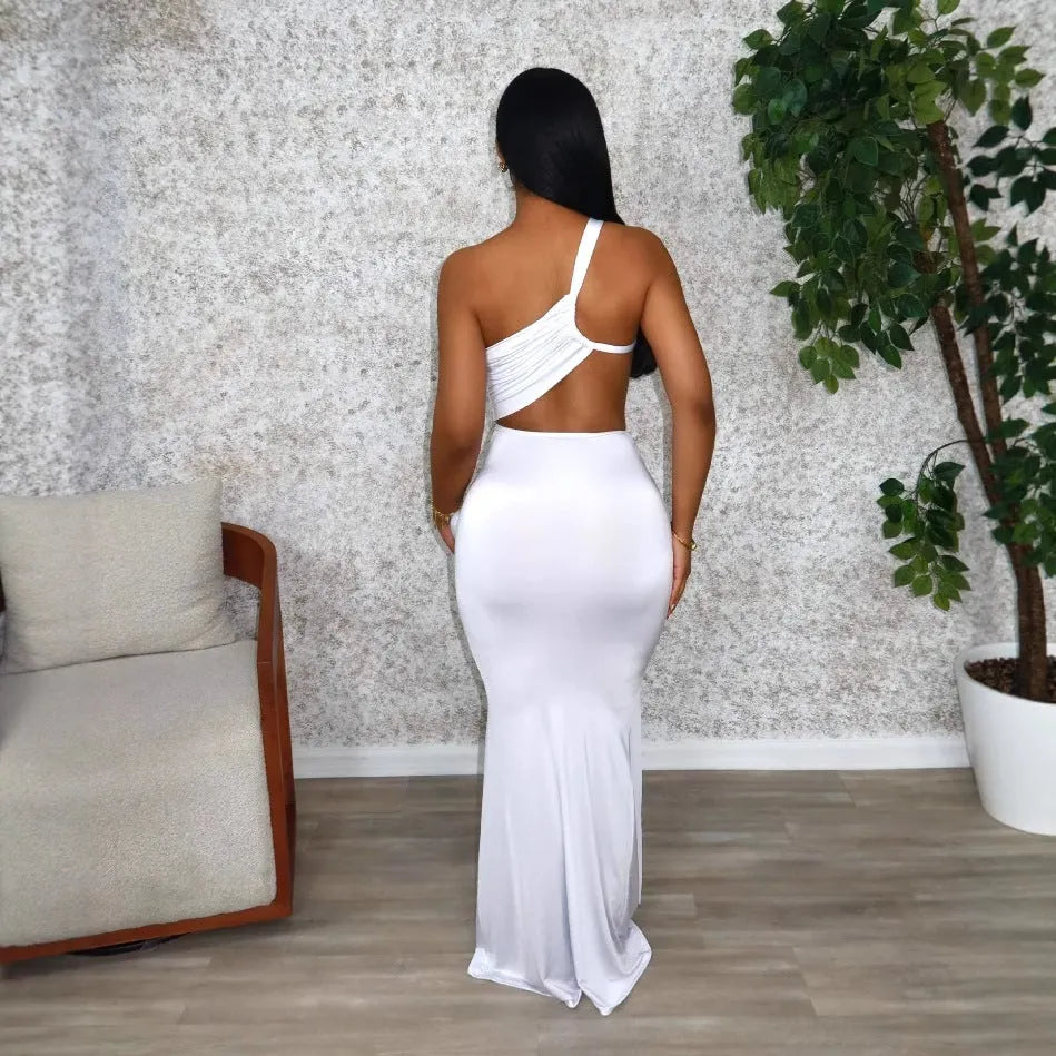 Women's solid colour long one shoulder pleated dress in milk silk polyester fabric.