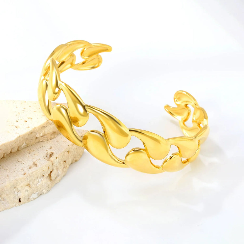 Advanced design stainless steel bracelet in silver, gold, and rose gold metallic finishes