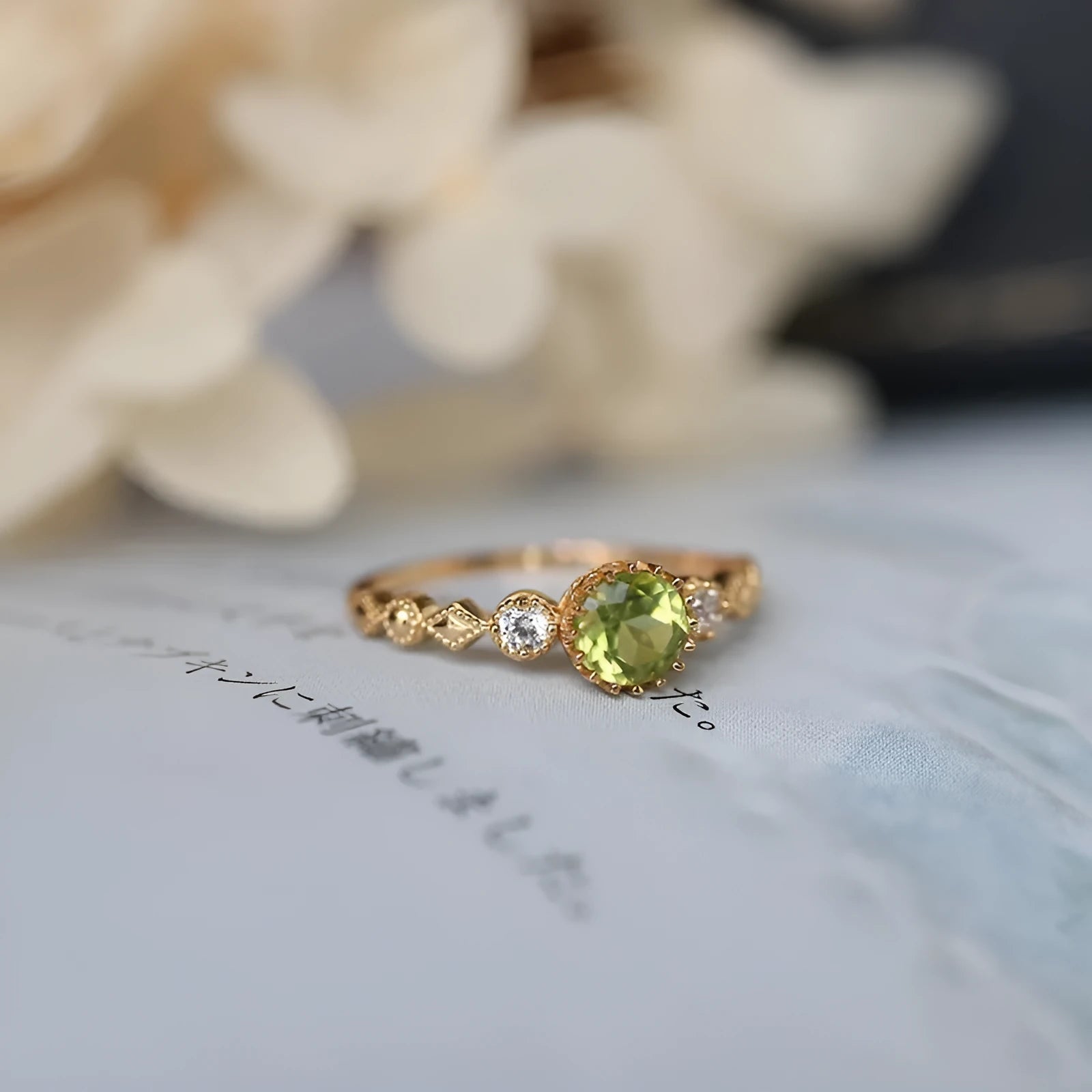 Geometric quadrilateral copper ring for women with imitation peridot stone, Japanese retro style.