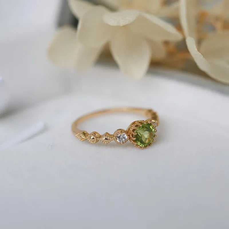 Geometric quadrilateral copper ring for women with imitation peridot stone, Japanese retro style.