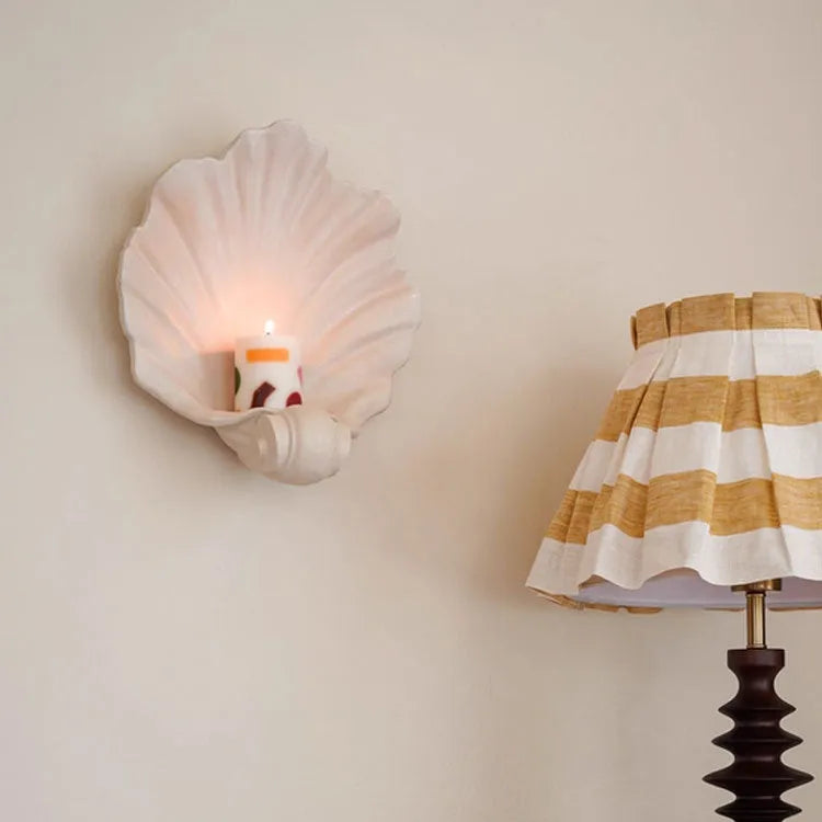 White resin simulation shell fruit plate ornament with light luxury finish