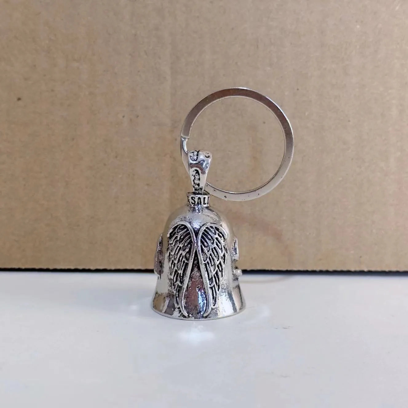 Vintage white angel wings feather keychain and necklace set with electroplated alloy construction