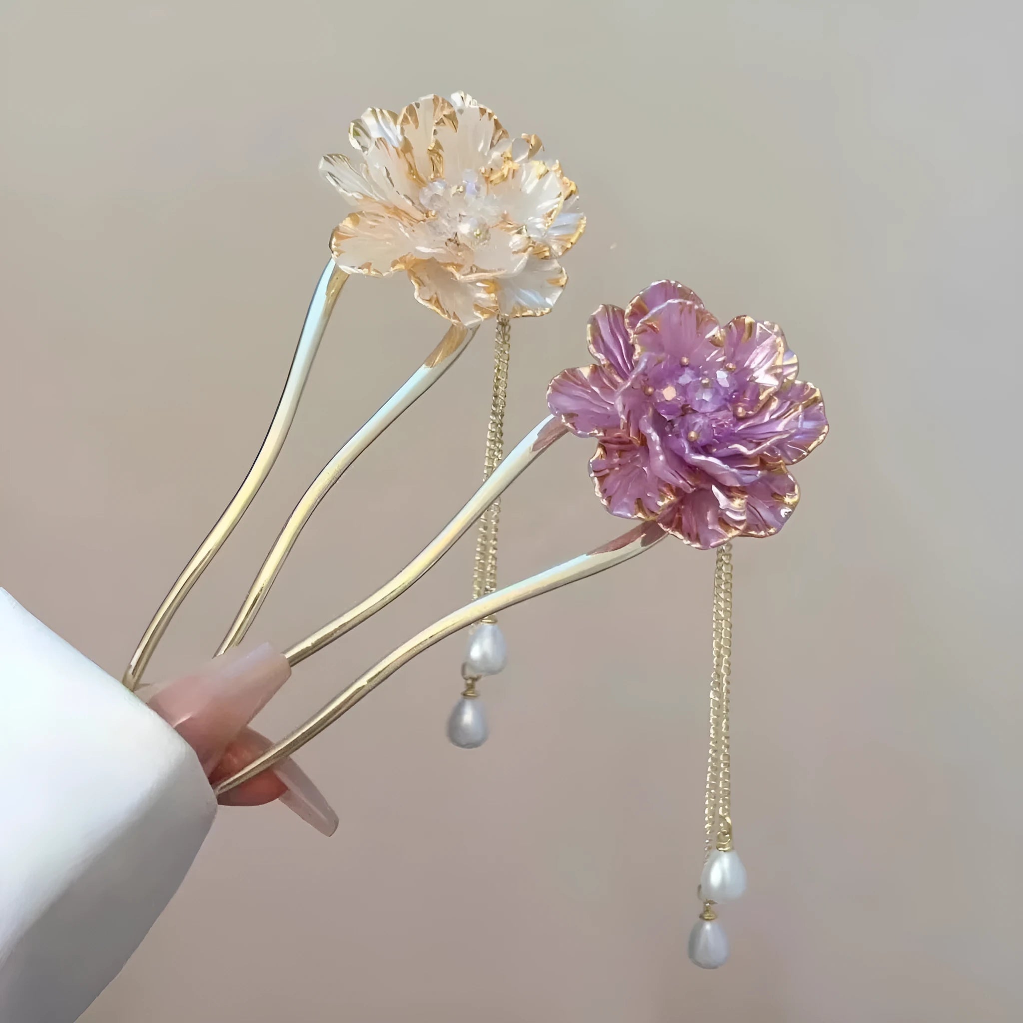 Purple and white peony flower U-shaped hairpin with tassel design on alloy barrette
