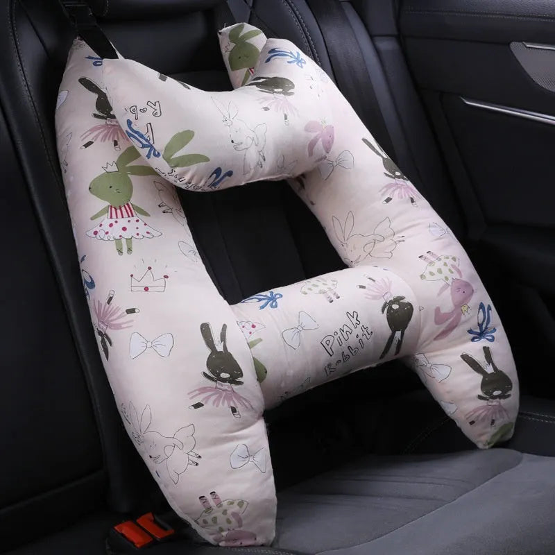 55x70cm car pillow with U-shaped design for headrest mounting and neck support