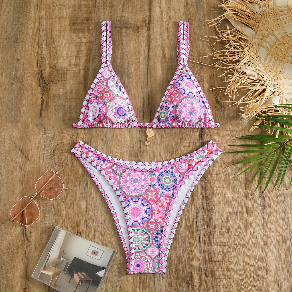 Retro 4-colour printed women's bikini swimwear in polyester fabric with European American briefs style