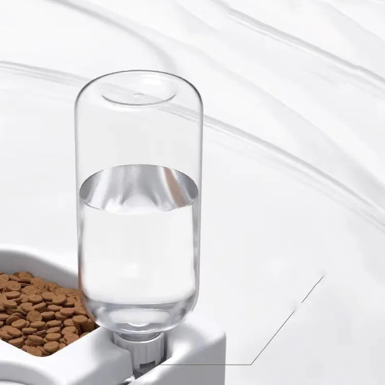 White pet water fountain with filtration system measuring 22x26x16cm