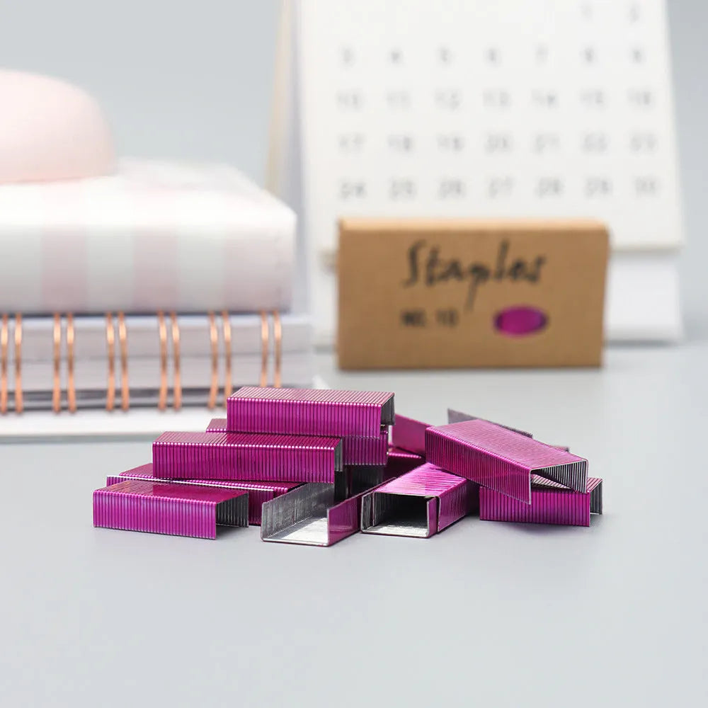 Box of 1000 metal stitching needles in black, purple, rose gold and rose red colours