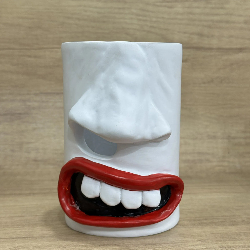 Resin tissue box holder with American style decoration, dimensions 8.5cm by 14.6cm