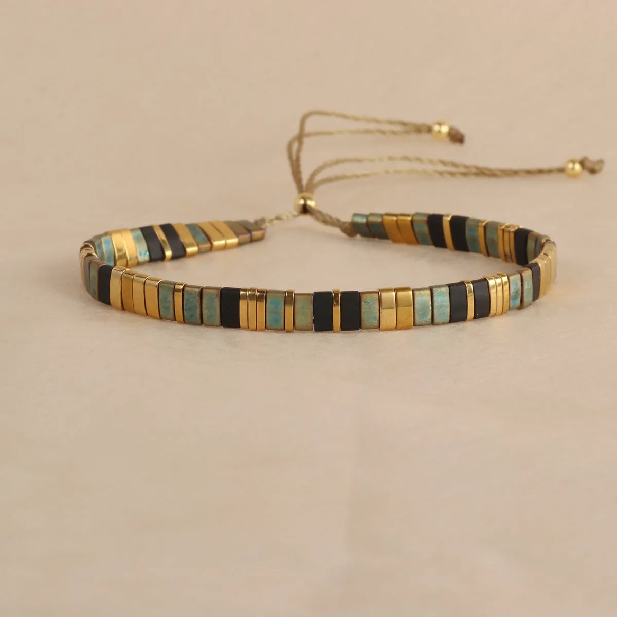 Geometric glass beaded bracelet in European styling with round beads and five colour options