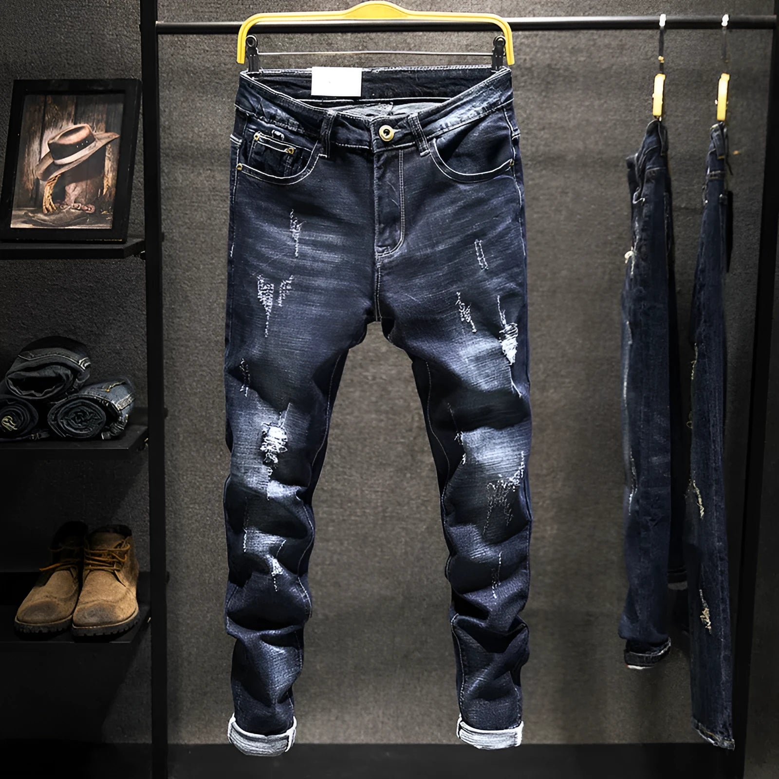 Men's slim-fitting skinny jeans in dark blue denim with micro elasticity fabric