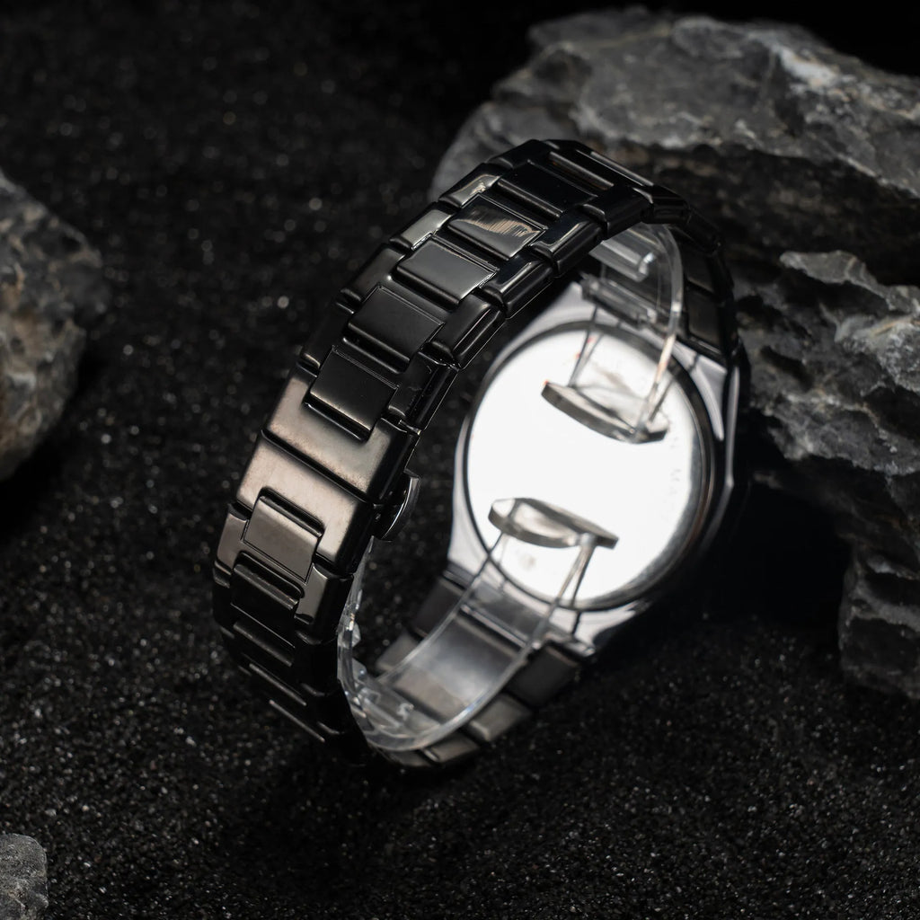 Men's business casual watch with stainless steel strap showing three colour options