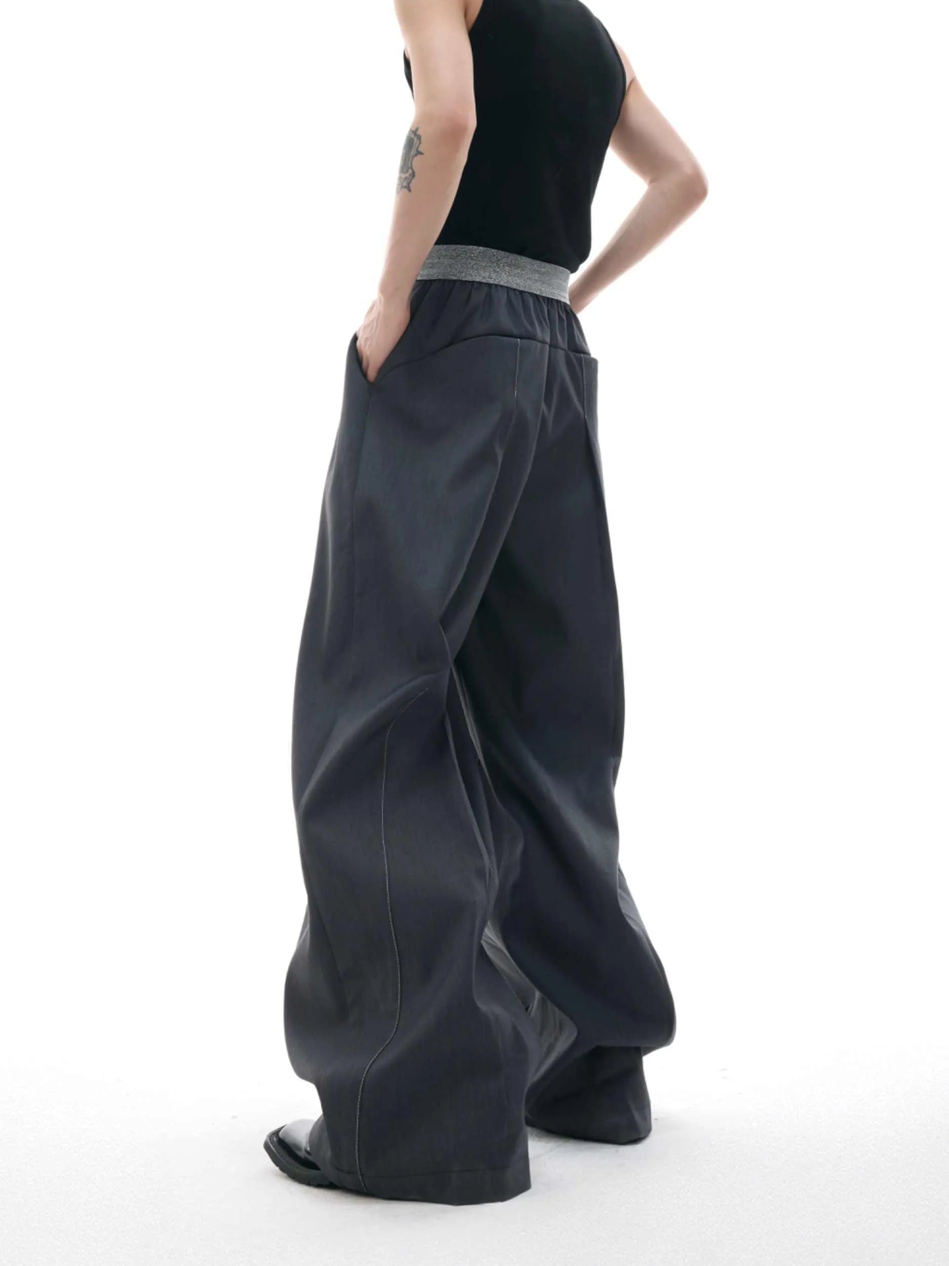 Drooping straight-leg suit pants with button open line design and high waist in black and grey colours