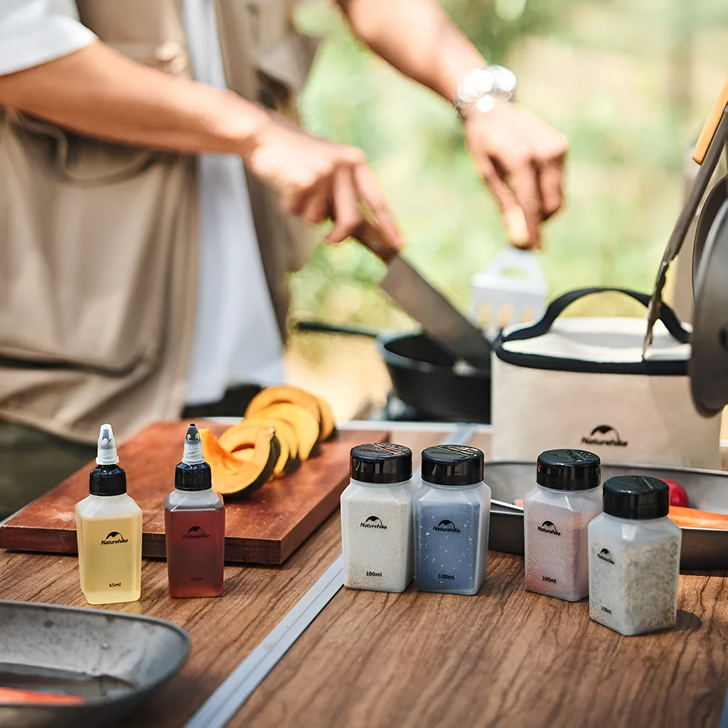 Naturehike six-piece portable PP seasoning bottle set for outdoor picnics.