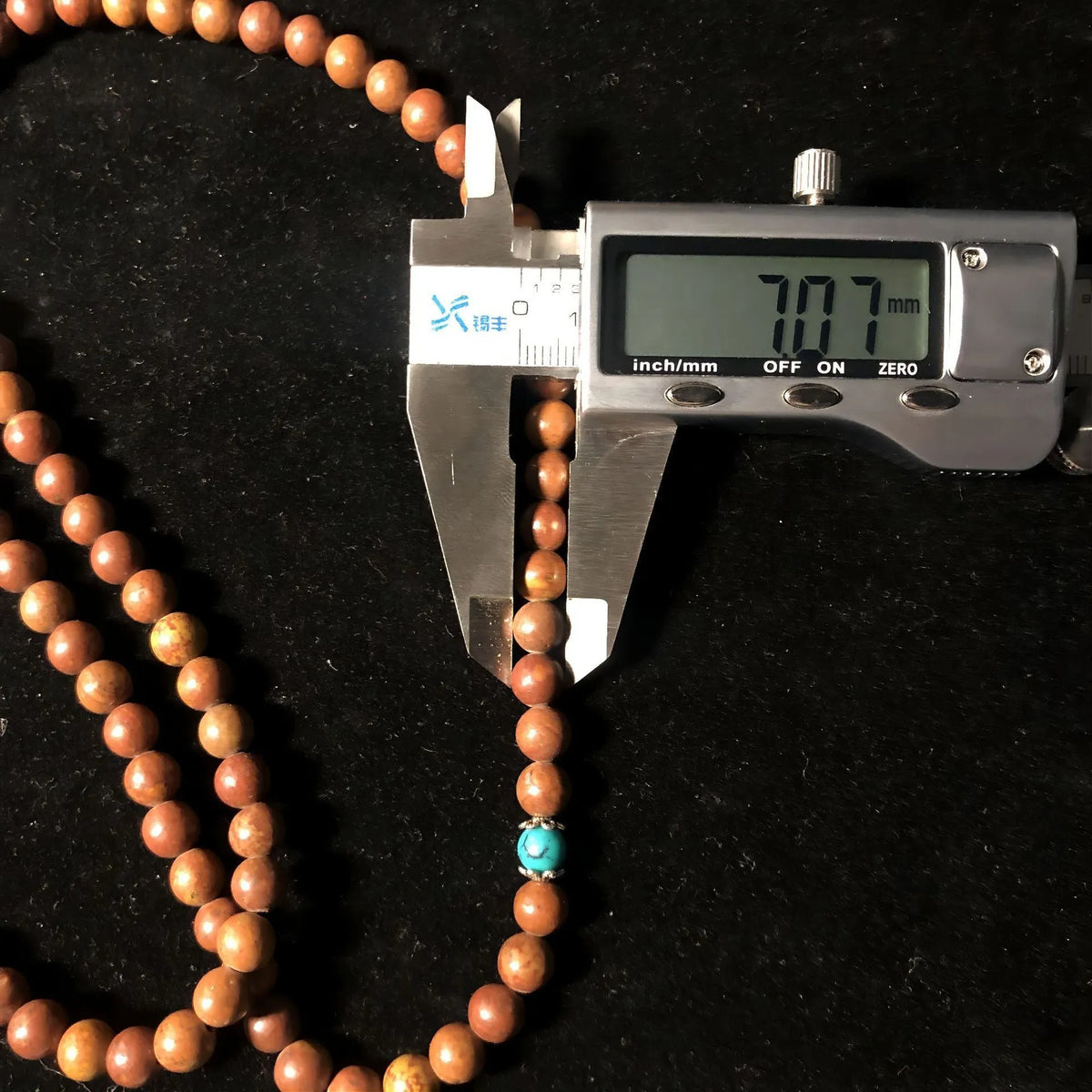 108-bead geometric stone bracelet with hand-polished Lvzhu finish, 5-6mm bead diameter