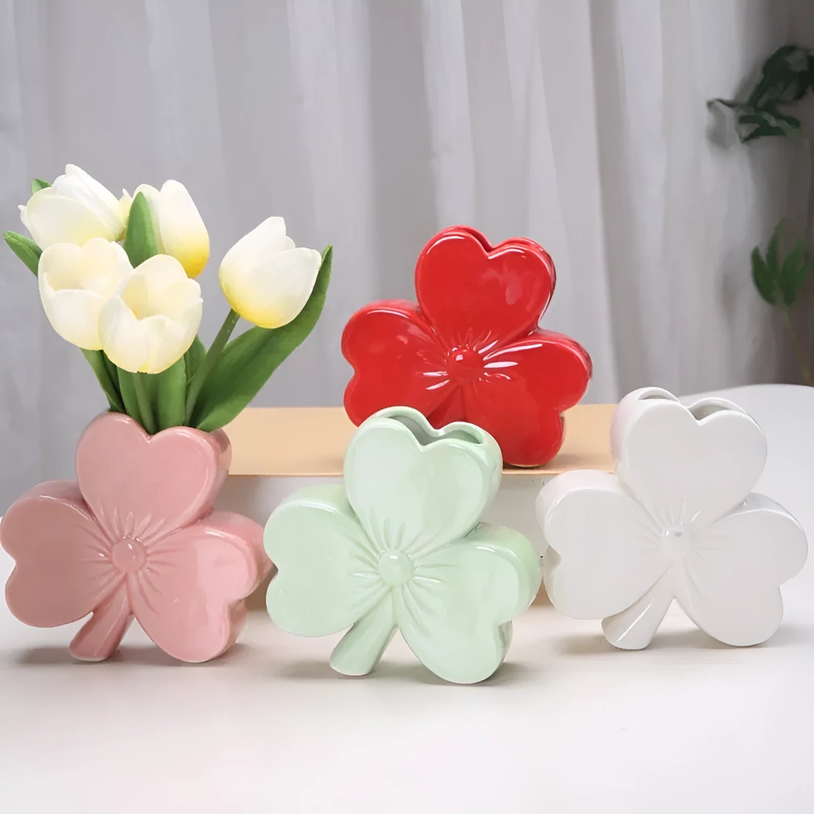 European style ceramic desktop vase in pink, red, light green, or white colour