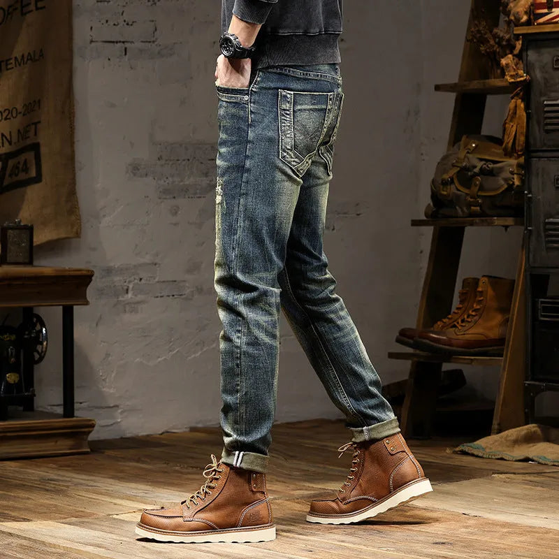 Men's stretch skinny jeans in retro colour with zip fly and cotton denim construction