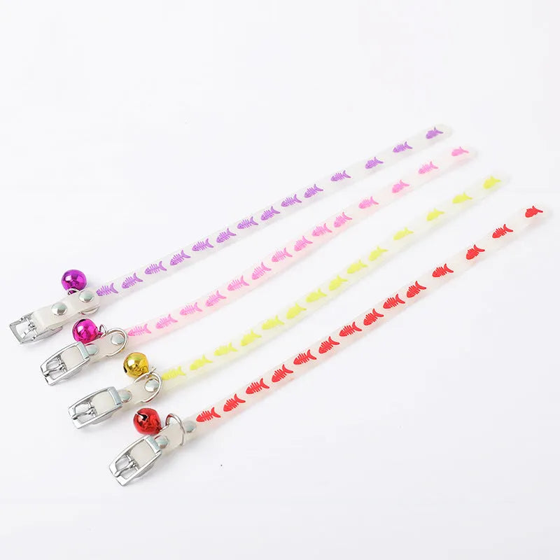 Luminous adjustable cat collar with silicone chain and metal bell in various decorative styles