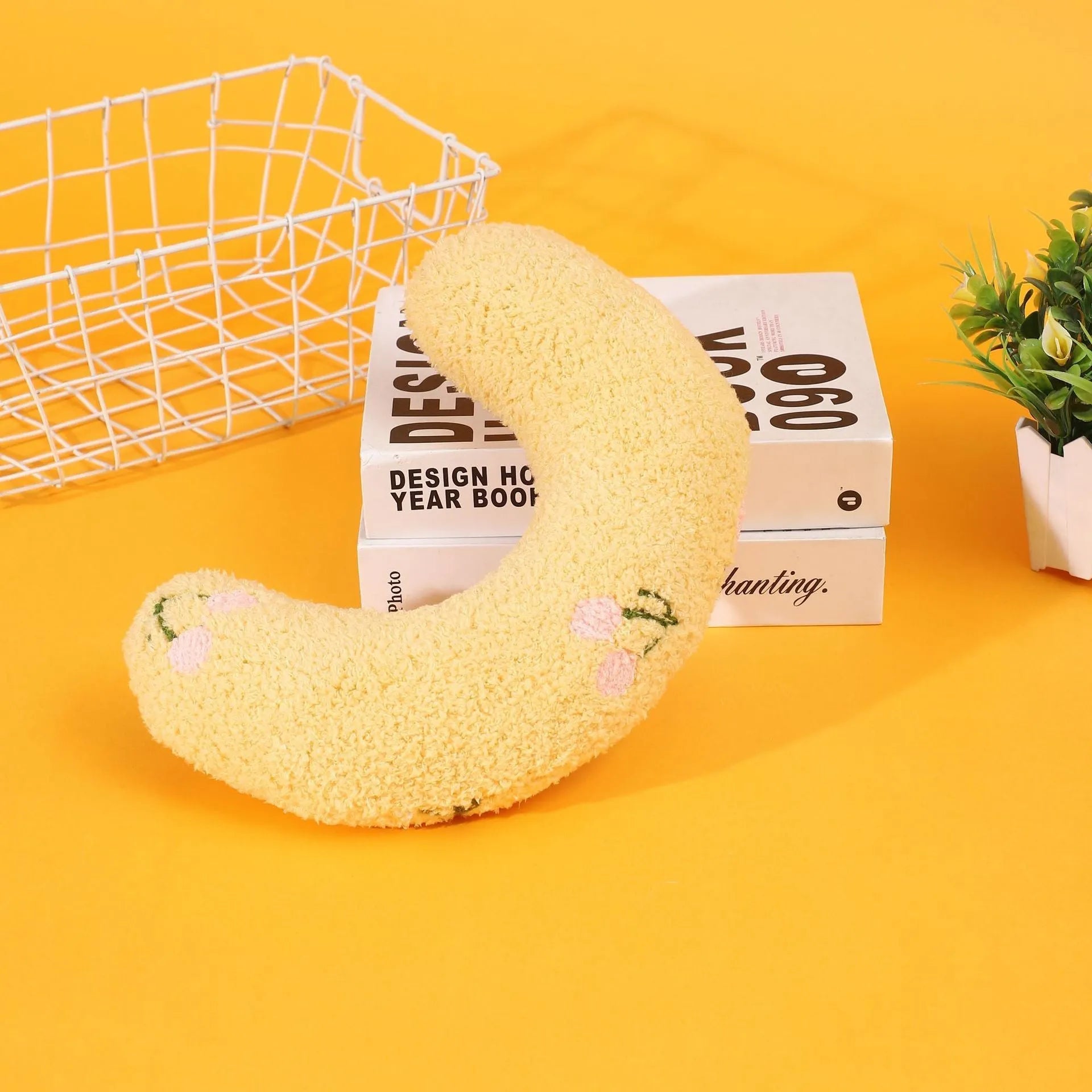 Cartoon U-shaped half moon pet pillow in blue for cat cage bedding