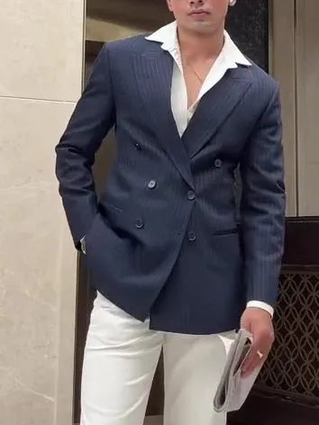 Men's striped double-breasted blazer in regular fit polyester construction