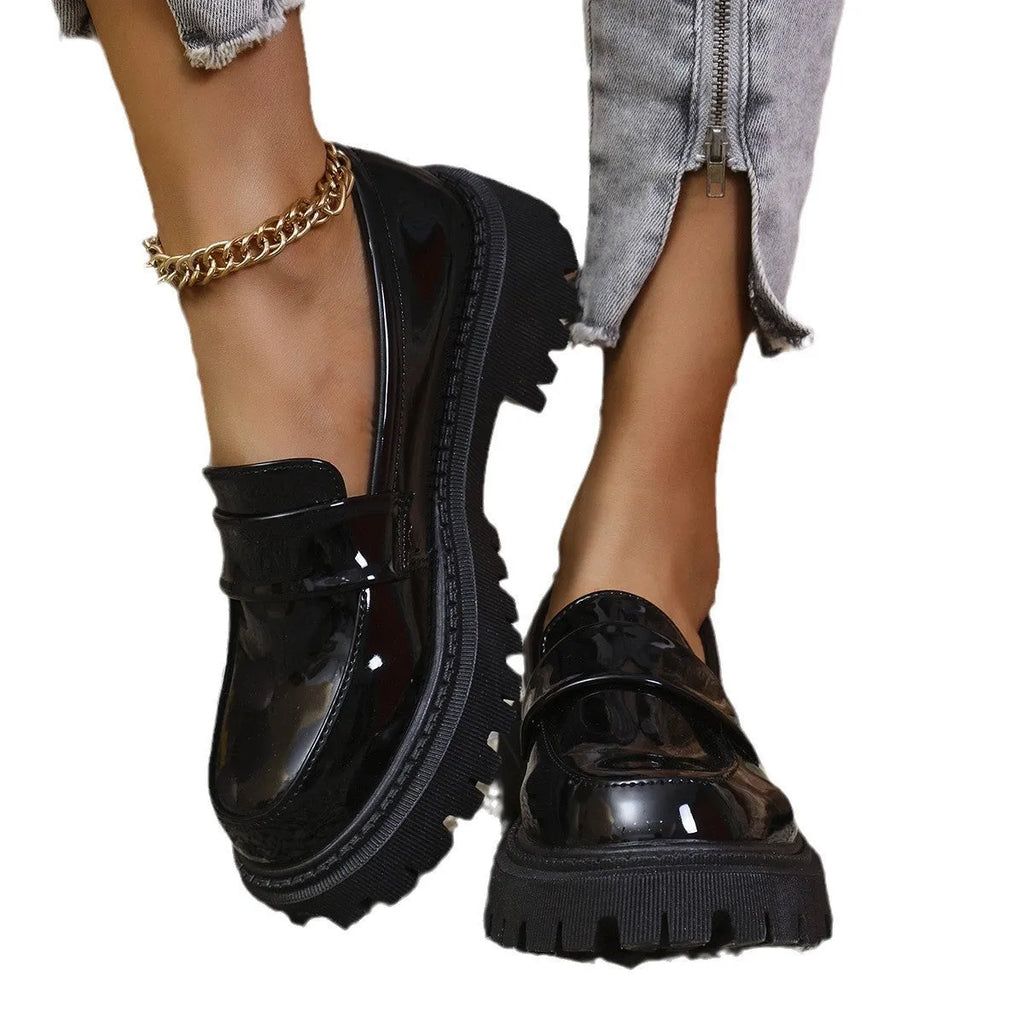 Women's plus size slip-on loafers with chunky platform heel in black, green or wine red