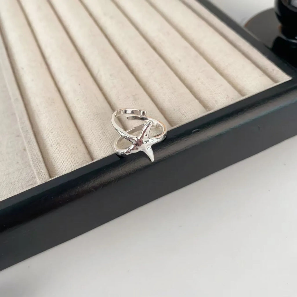 Three-dimensional jasmine flower ring with open mouth setting in zinc alloy