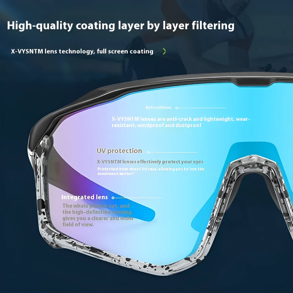 Full-frame mountaineering goggles with colourful lenses for climbing and hiking activities