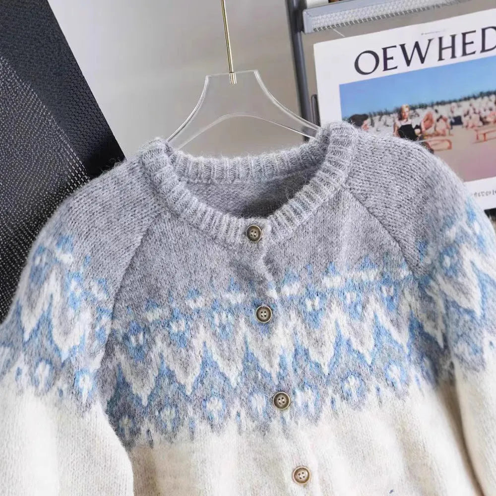 Women's jacquard knit sweater coat with colour contrast patterning in loose free size fit