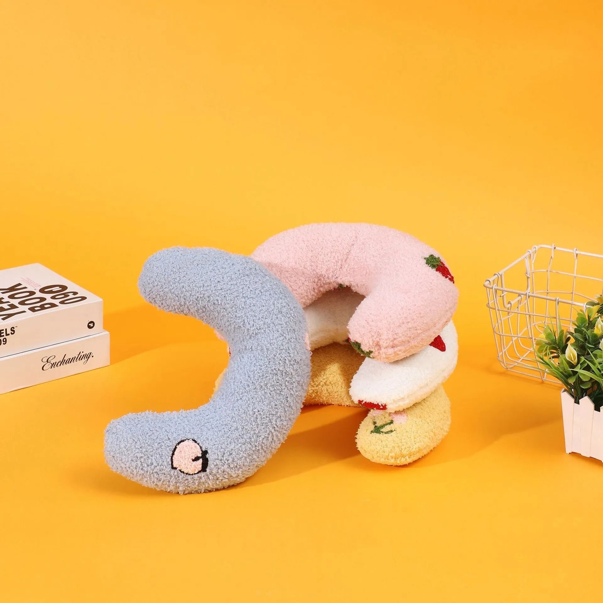 Cartoon U-shaped half moon pet pillow in blue for cat cage bedding