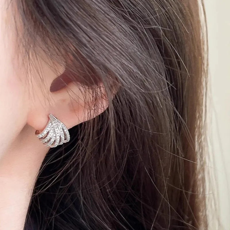 Geometric zircon earrings with platinum colour finish and versatile line patterns in European and American style