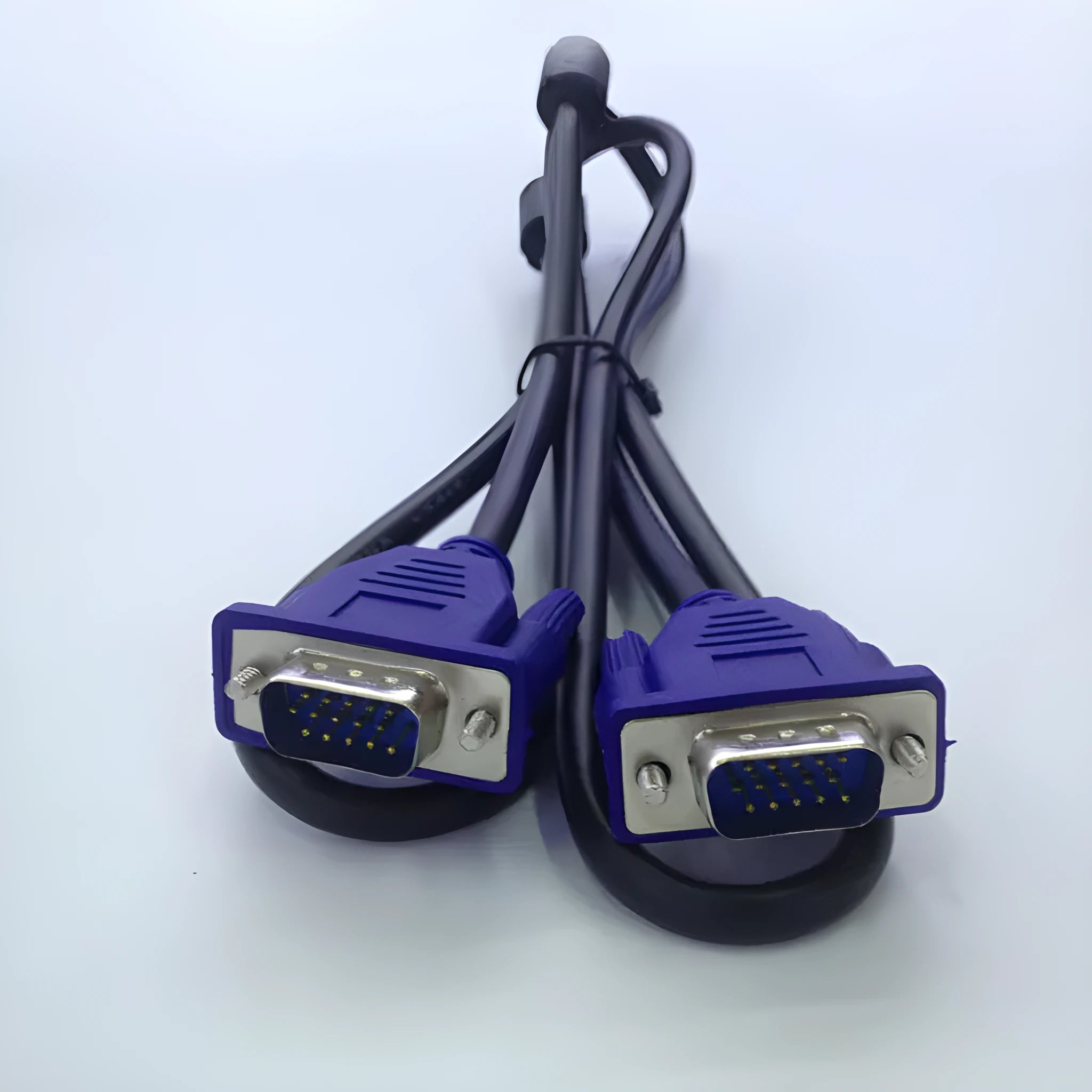 Black VGA video cable with blue connector heads and nickel-plated terminals, length 1.5m