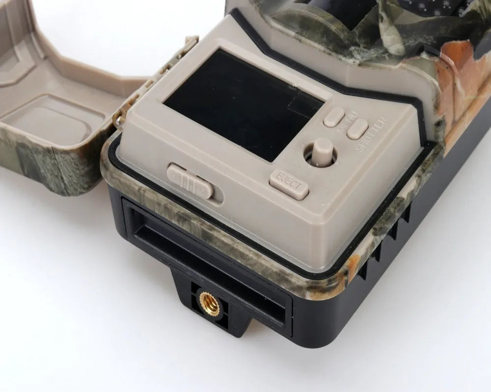 Camouflage outdoor Bluetooth hunting camera with infrared LEDs for night vision