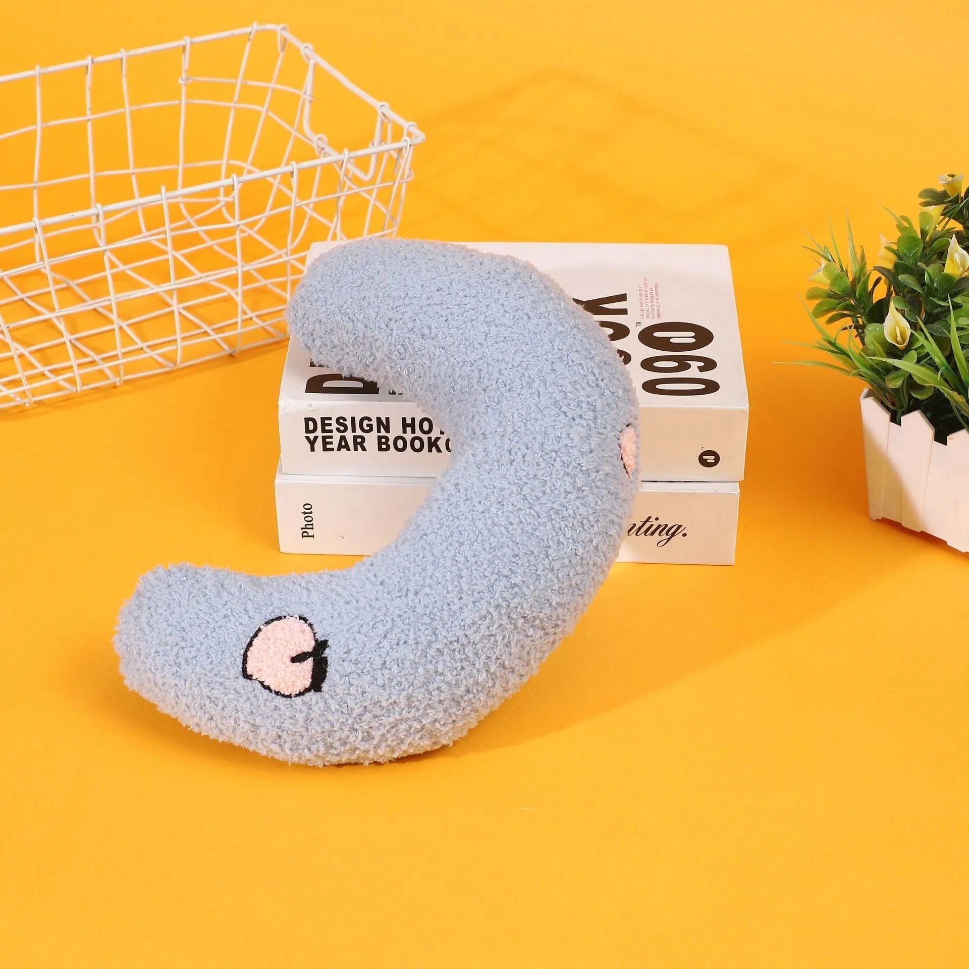 Cartoon U-shaped half moon pet pillow in blue for cat cage bedding