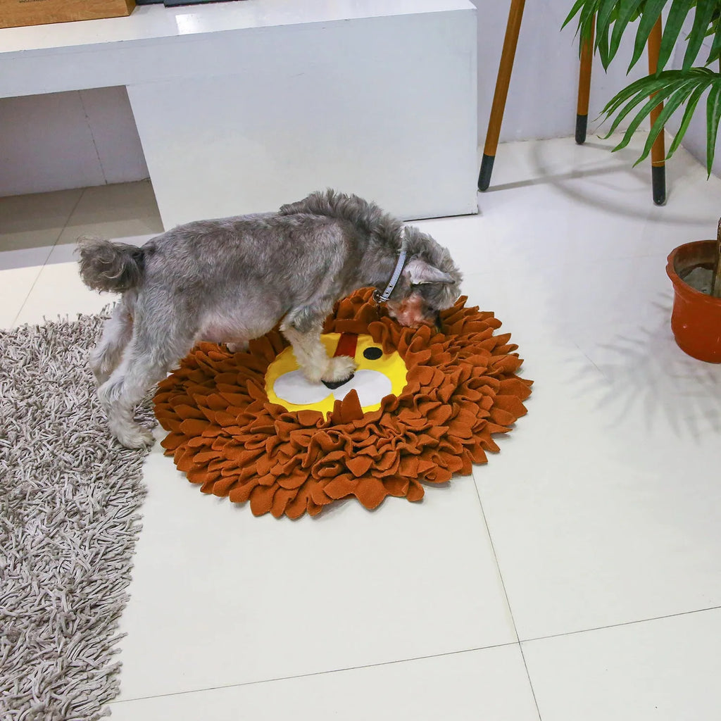 Brown lion pattern sniffing pad for dogs and cats with textured Yizhiwen fabric measuring 33cm by 25cm