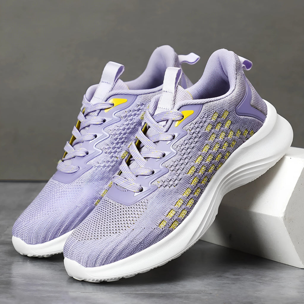 Women's Flyknit running shoes with striped pattern and mesh lining in lavender purple colour