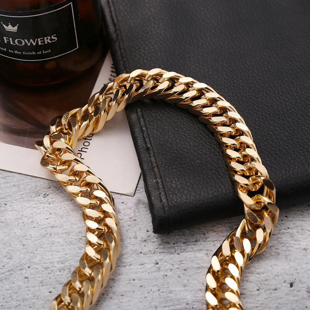 Gold women's thick chain necklace with 32cm length and 6cm pendant