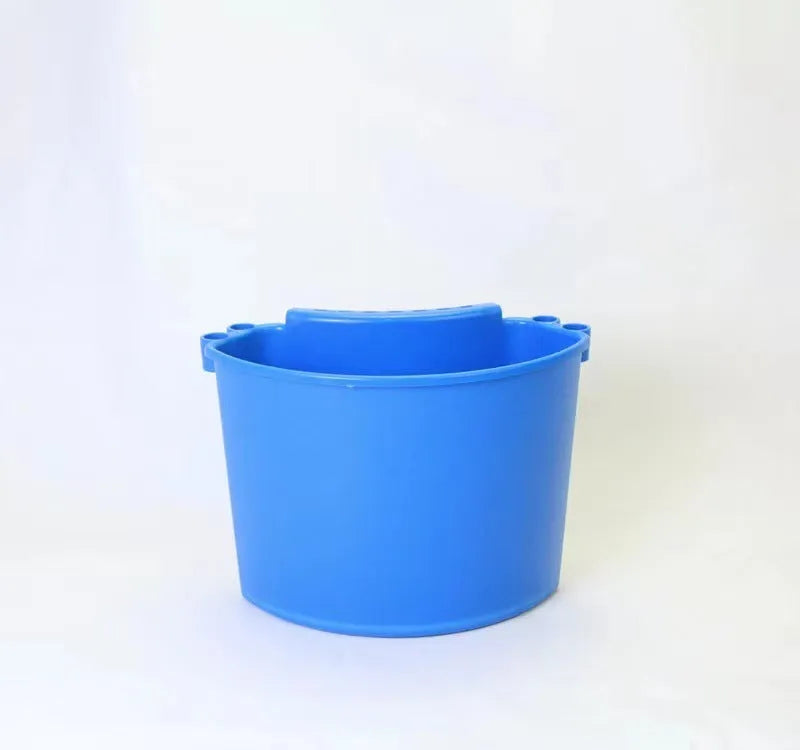 Car washing bucket in choice of four colours: black, red, blue or pink
