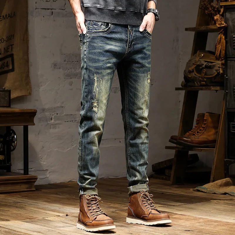 Men's stretch skinny jeans in retro colour with zip fly and cotton denim construction