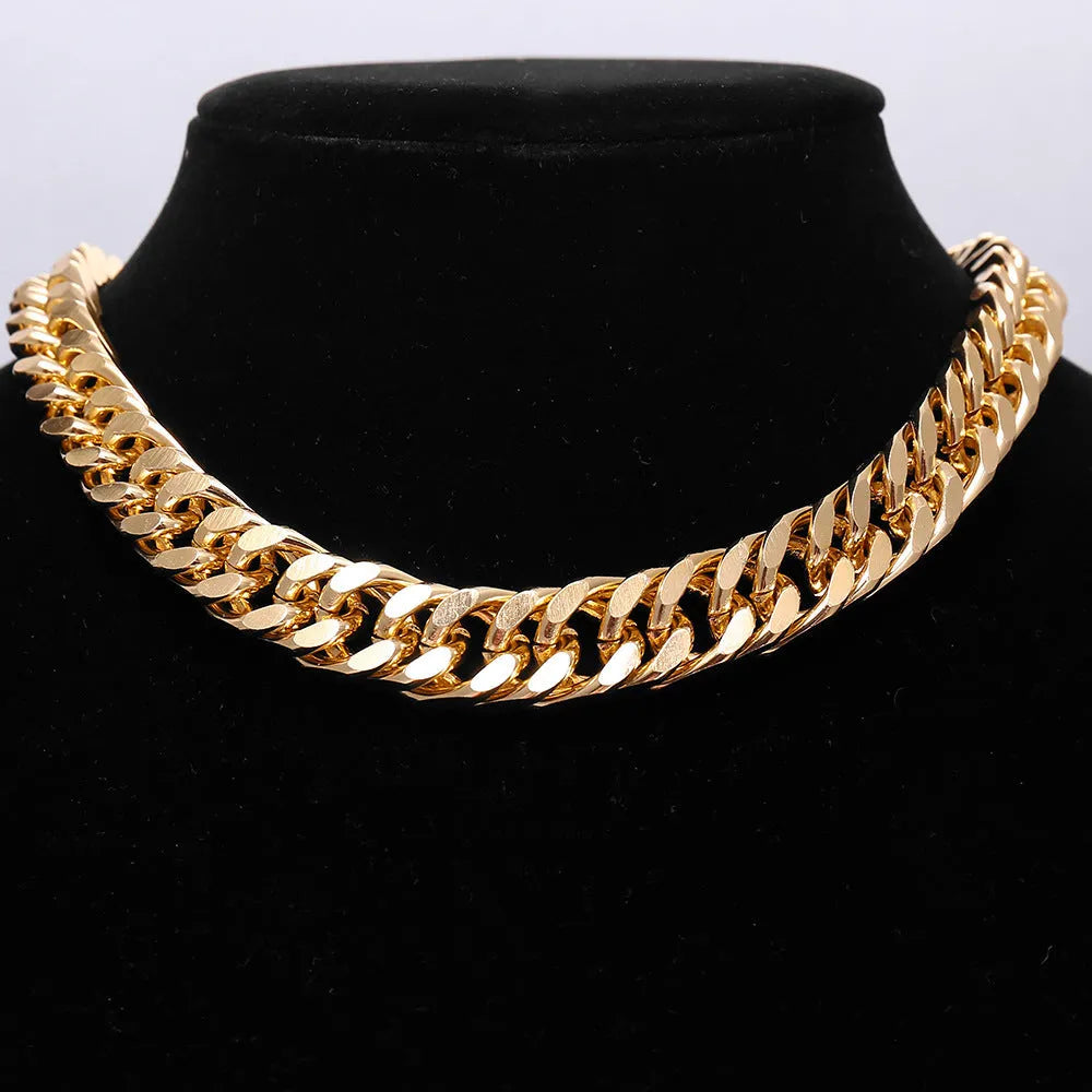 Gold women's thick chain necklace with 32cm length and 6cm pendant