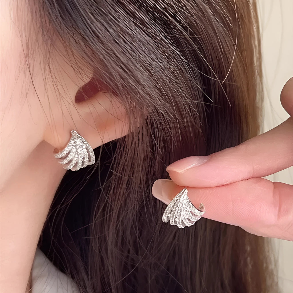 Geometric zircon earrings with platinum colour finish and versatile line patterns in European and American style