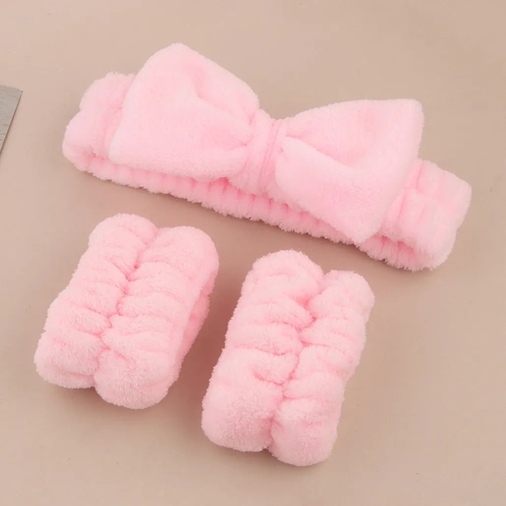 Facial brush set with keep dry hair band, plastic handle brush and four replacement brush heads