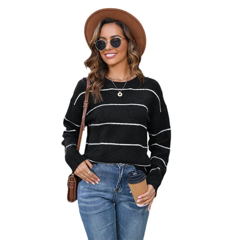 Women's striped pullover sweater in loose street fashion style with round neckline