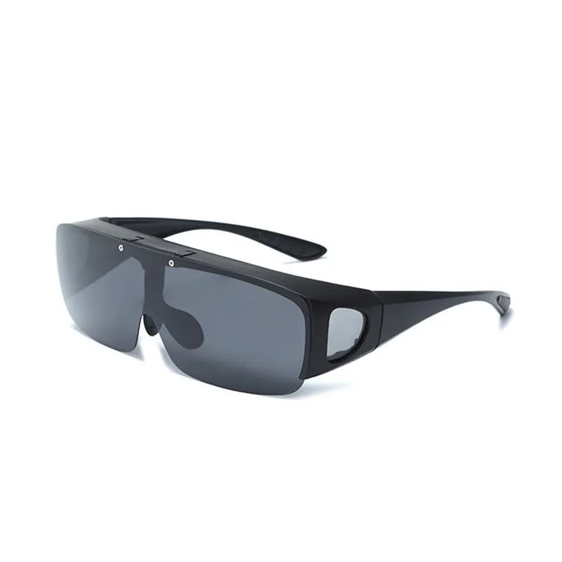 Polarised sunglasses with one-piece lens design for outdoor sports activities