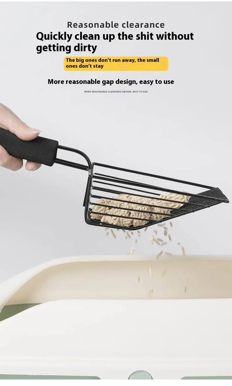 Black metal cat litter scoop with 0.8cm gap between tines for clumping litter cleaning