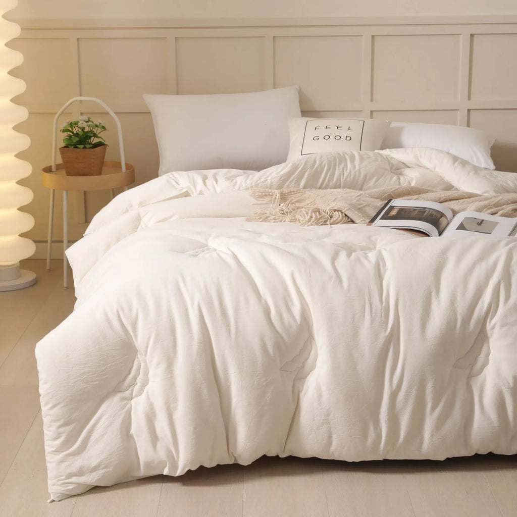 Soybean fibre quilt in pure cotton fabric with seasonal weight options