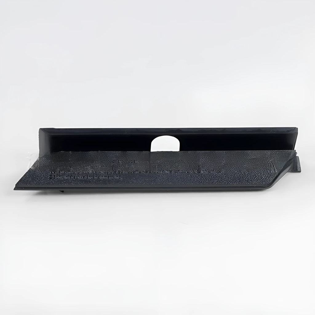 Hard disk baffle cover in black or white for 3.5-inch and 2.5-inch drive bays