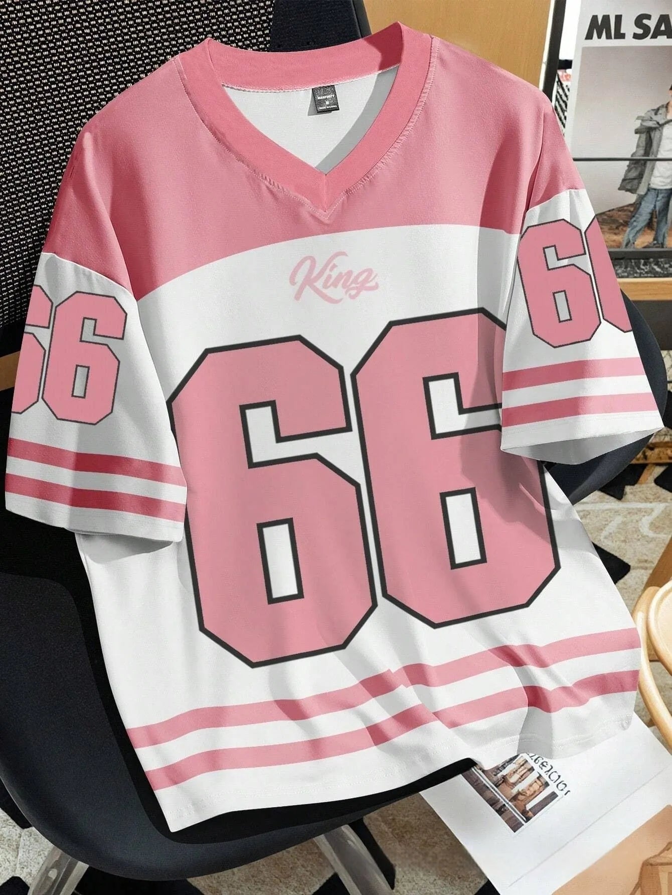 Men's Chicago No 23 3D printed stripes t-shirt in loose fit, round neck, short sleeve style.