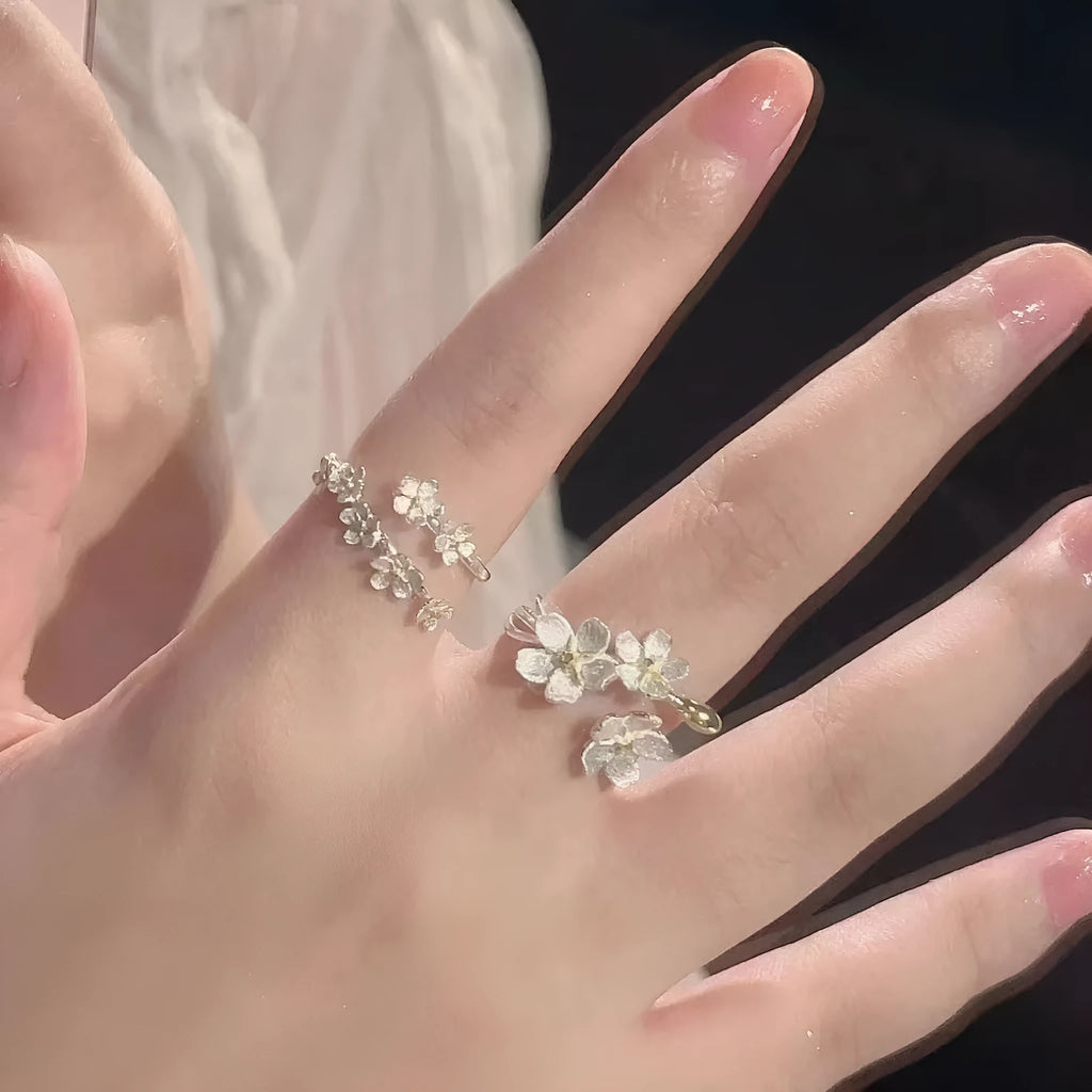 Three-dimensional jasmine flower ring with open mouth setting in zinc alloy